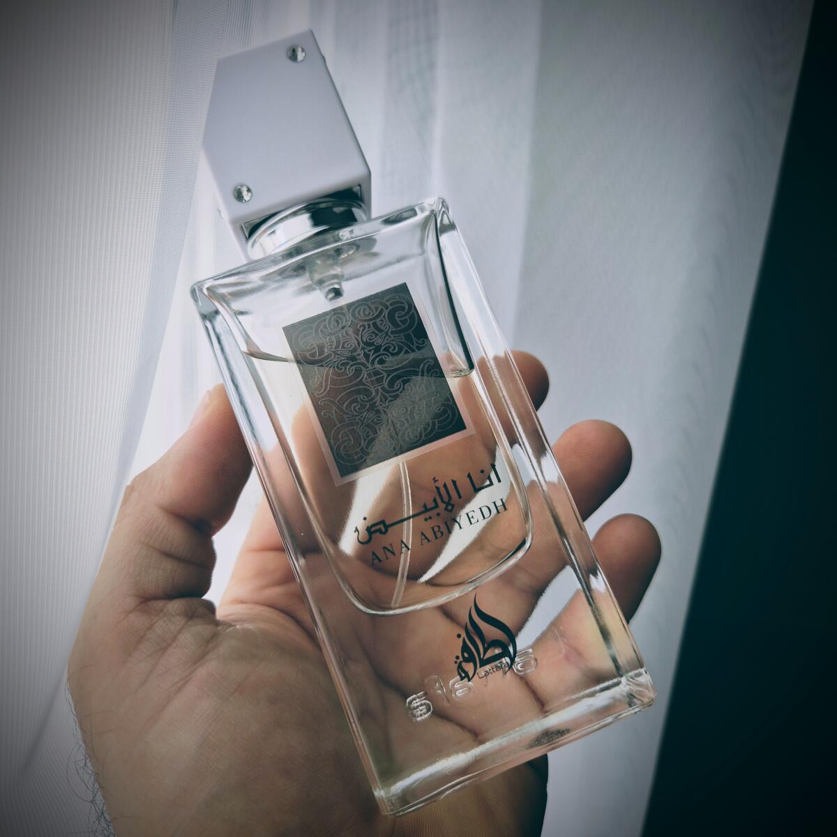 عطر ادکلن آنا عبید لطافه پرفیوم - Ana Abiyedh Lattafa Perfumes - بررسی، قیمت و خرید