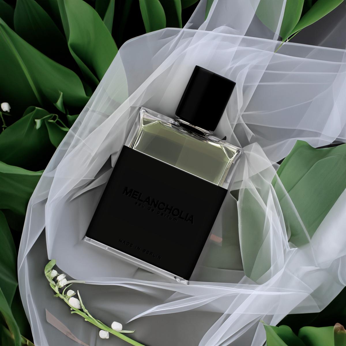 عطر ادکلن ملانکولیا ماث اند ربیت پرفیومز - Melancholia Moth and Rabbit Perfumes - بررسی، قیمت و خرید