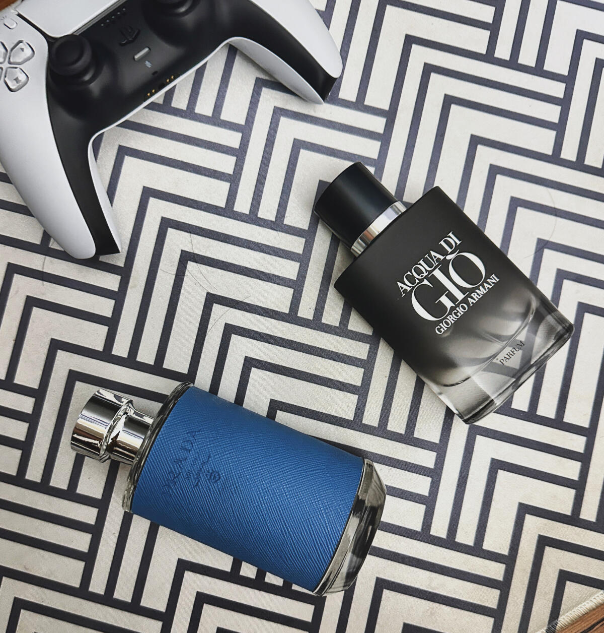 عطر ادکلن پرادا ال هوم له او پرادا - Prada L'Homme L'Eau Prada - بررسی، قیمت و خرید