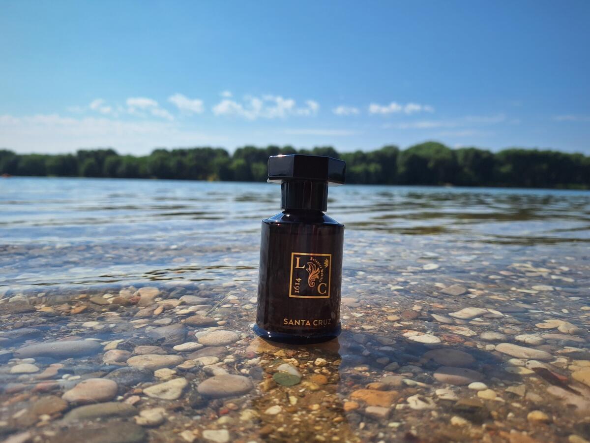 عطر ادکلن سانتا کروز له کوون مازون د پرفیوم - Santa Cruz Le Couvent Maison de Parfum - بررسی، قیمت و خرید