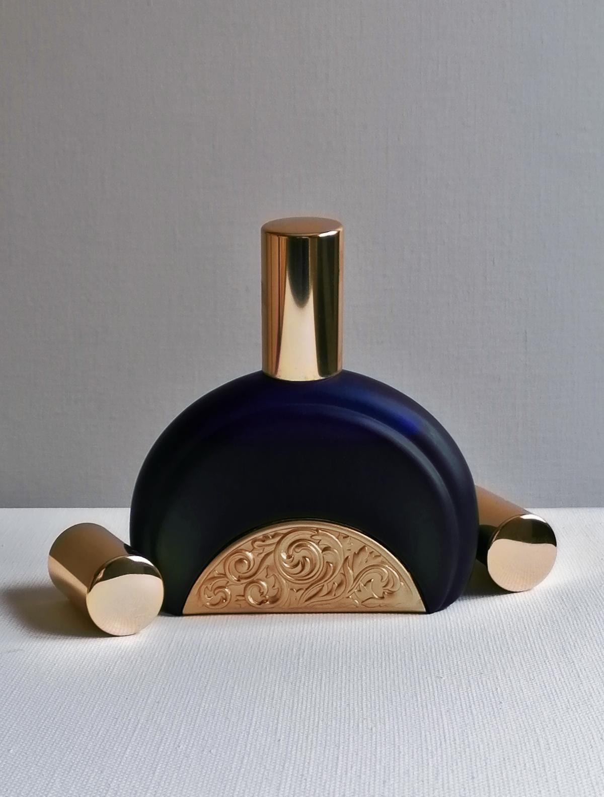 عطر ادکلن گالا لووه - Gala Loewe - بررسی، قیمت و خرید