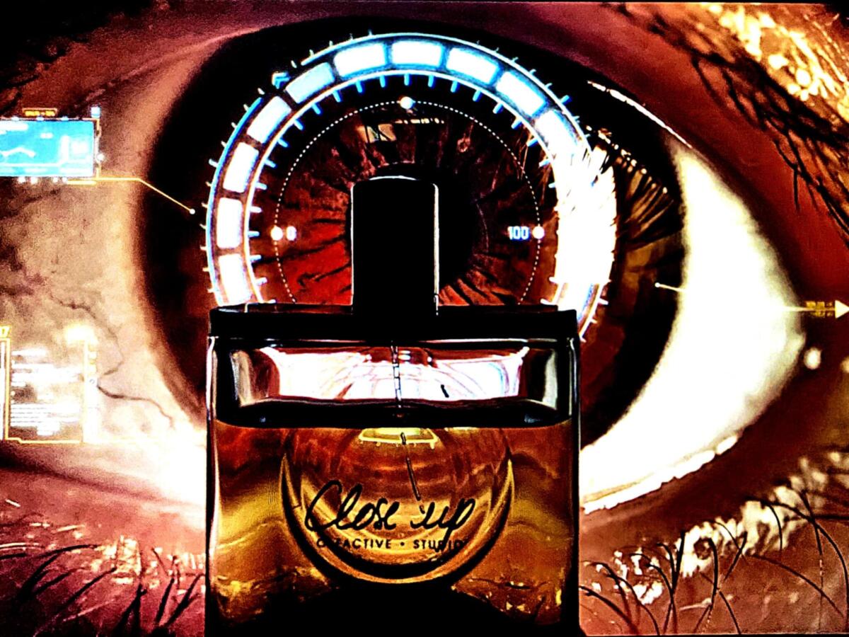 عطر ادکلن کِلوزآپ اُلفکتیو استودیو - Close Up Olfactive Studio - بررسی، قیمت و خرید