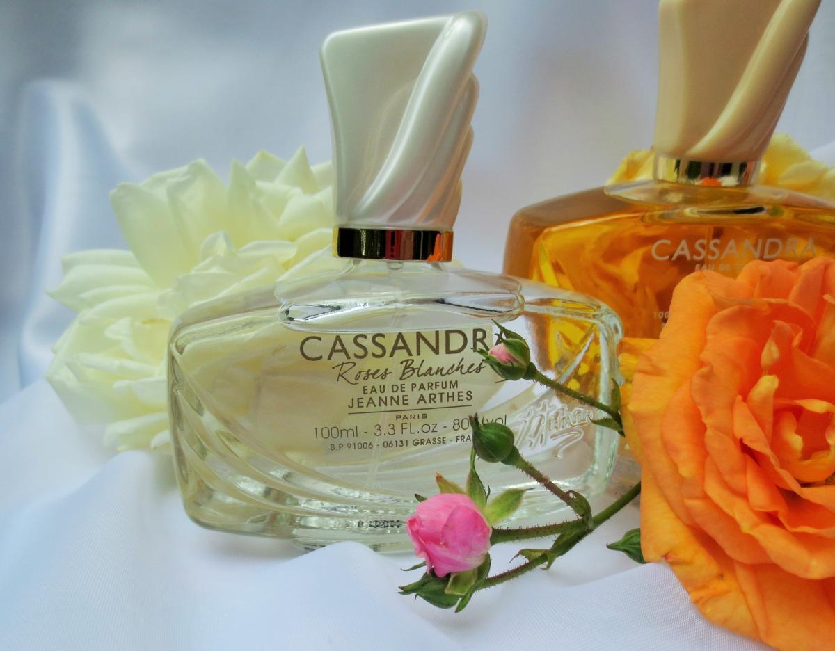 عطر ادکلن کاساندرا رز بلانش ژان آرتس - Cassandra Roses Blanches Jeanne Arthes - بررسی، قیمت و خرید