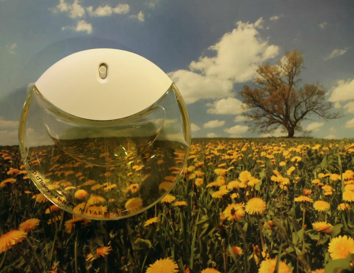 عطر ادکلن آ دراپ دیسه ایسه میاکه - A Drop d'Issey Issey Miyake - بررسی، قیمت و خرید