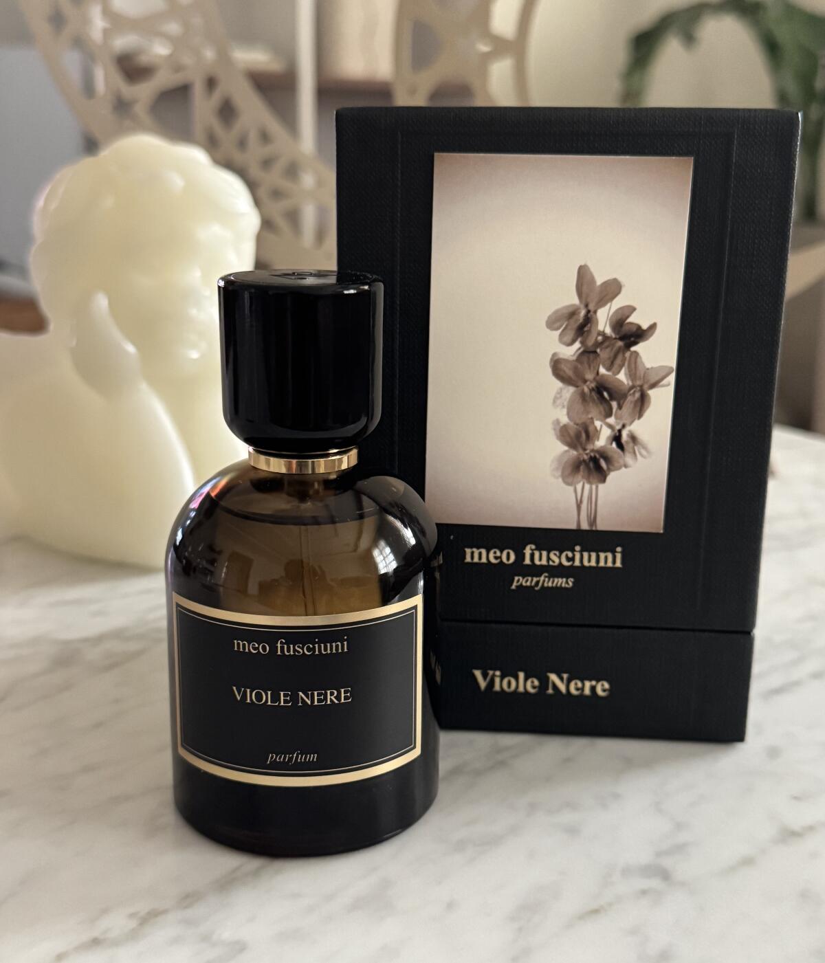 عطر ادکلن ویوله نره میو فوشیونی - Viole Nere Meo Fusciuni - بررسی، قیمت و خرید