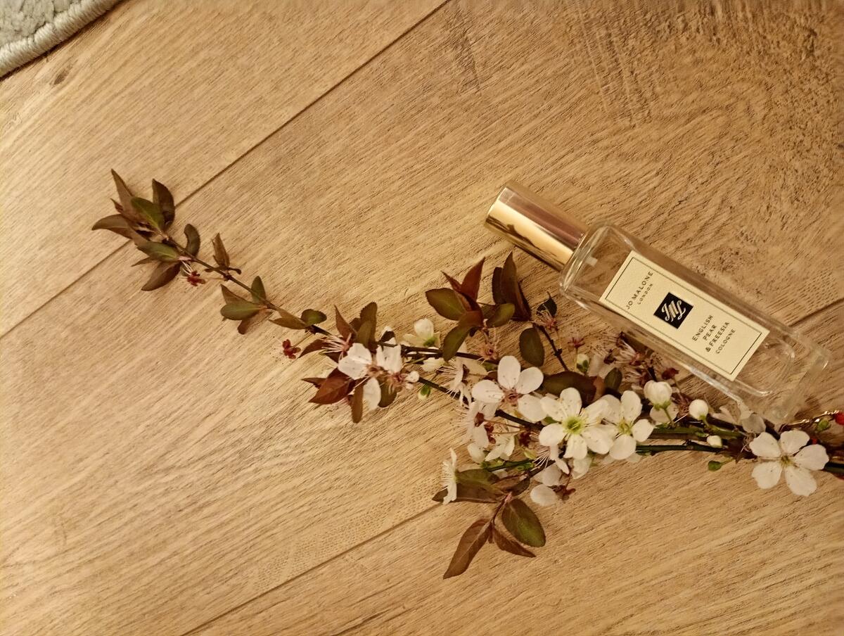 عطر ادکلن اینگلیش پیر اند فریزیا جو مالون لندن - English Pear & Freesia Jo Malone London - بررسی، قیمت و خرید