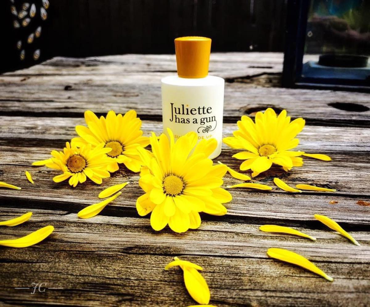 عطر ادکلن سانی ساید آپ ژولیت هس ا گان - Sunny Side Up Juliette Has A Gun - بررسی، قیمت و خرید