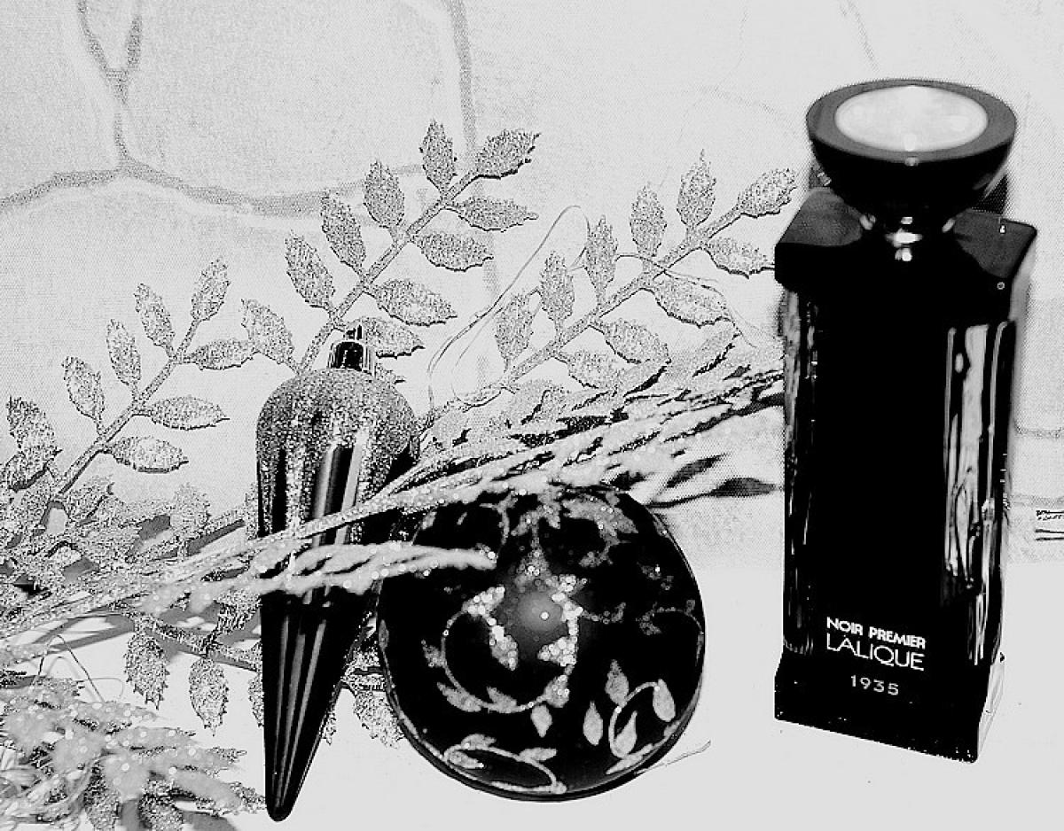 عطر ادکلن رُز رویال لالیک - Rose Royale Lalique - بررسی، قیمت و خرید