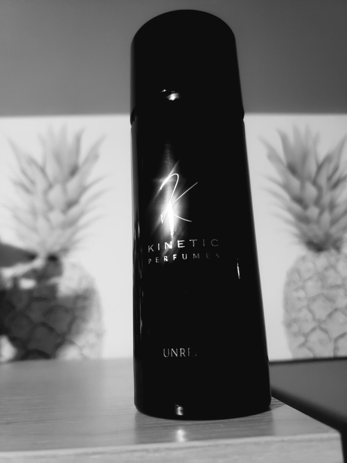 عطر ادکلن آنریِل کینتیک پرفیومز - Unreal Kinetic Perfumes - بررسی، قیمت و خرید
