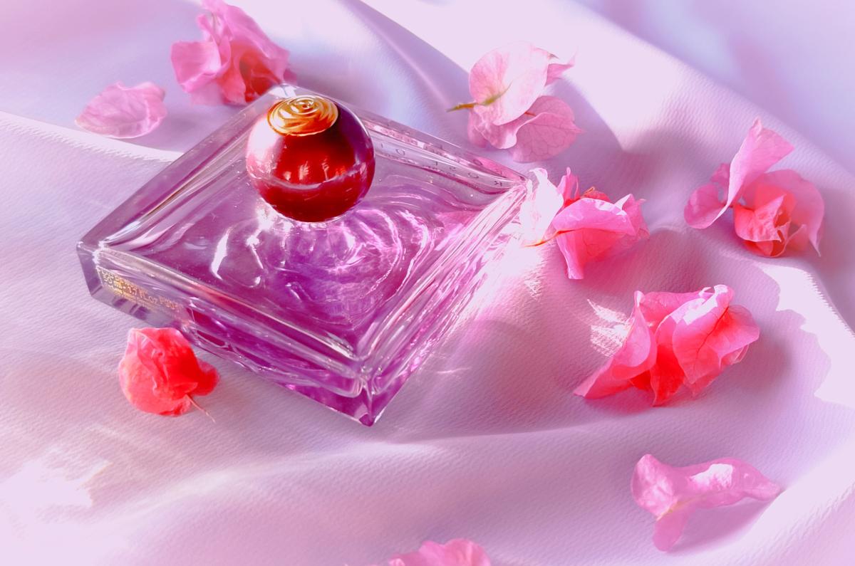 عطر ادکلن رز دیواین آی‌دی پرفیومز - Rose Divine ID Parfums - بررسی، قیمت و خرید