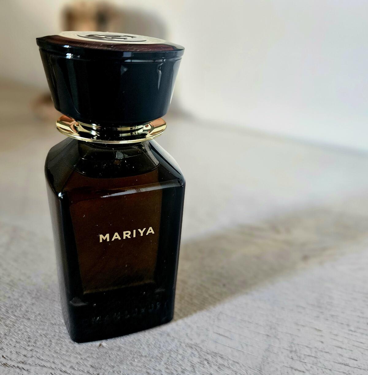 عطر ادکلن ماریا اومنلوکسری - Mariya Omanluxury - بررسی، قیمت و خرید
