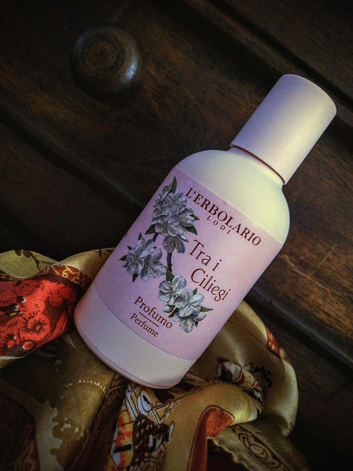 عطر ادکلن ترای چیلیجی لربولاریو - Tra i Ciliegi L'Erbolario - بررسی، قیمت و خرید