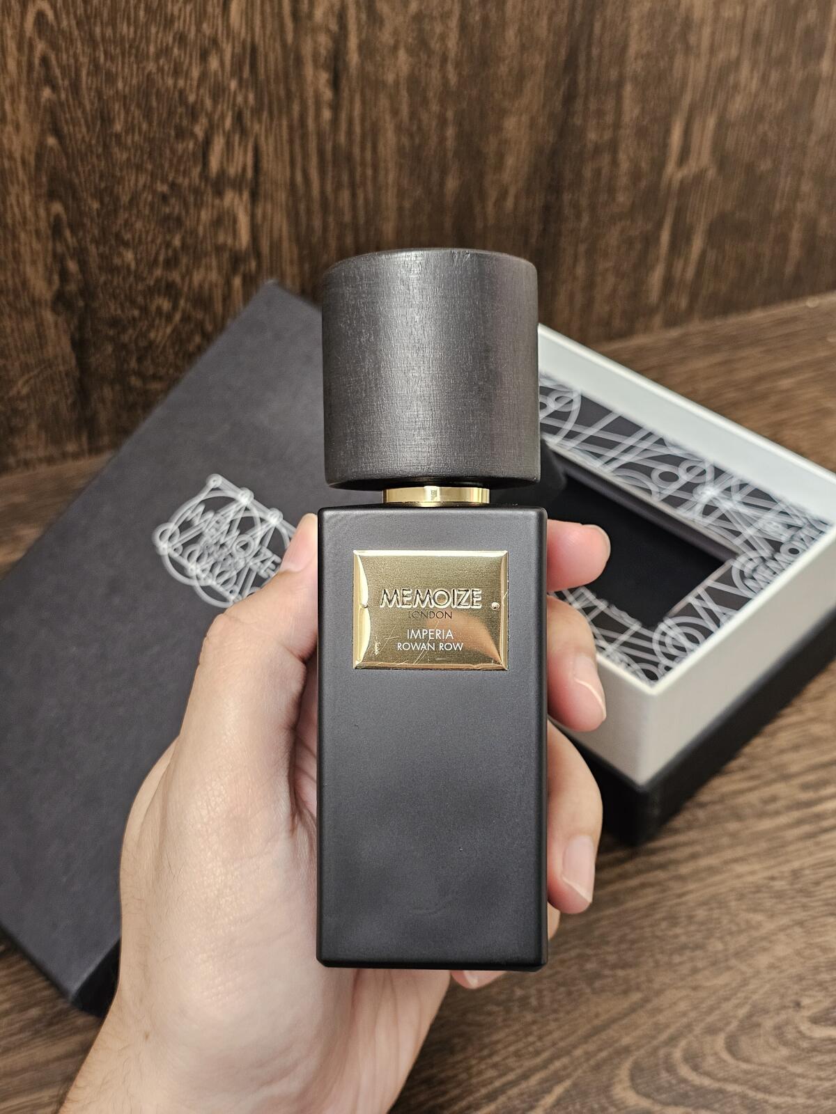 عطر ادکلن ایمپریا بای رووان رو مموایز لاندن - Imperia by Rowan Row Memoize London - بررسی، قیمت و خرید