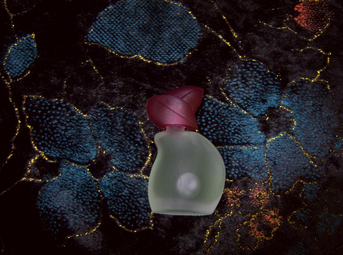 عطر ادکلن ل جردن د آمور مکس فکتور - Le Jardin d'Amour Max Factor - بررسی، قیمت و خرید