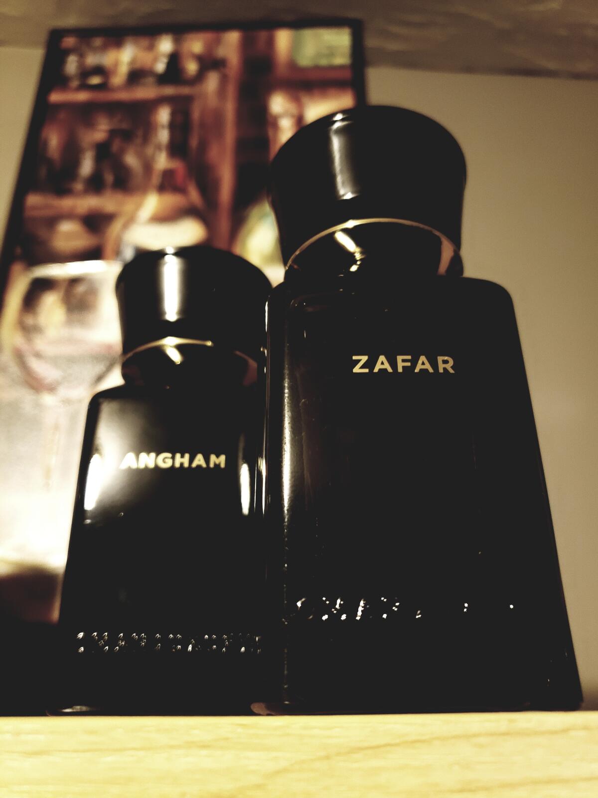 عطر ادکلن انغام اومان لاکچری - Angham Omanluxury - بررسی، قیمت و خرید