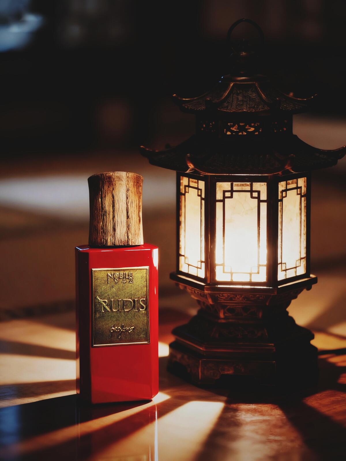 عطر ادکلن رودیس نوبیل نوزده چهل و دو - Rudis Nobile 1942 - بررسی، قیمت و خرید