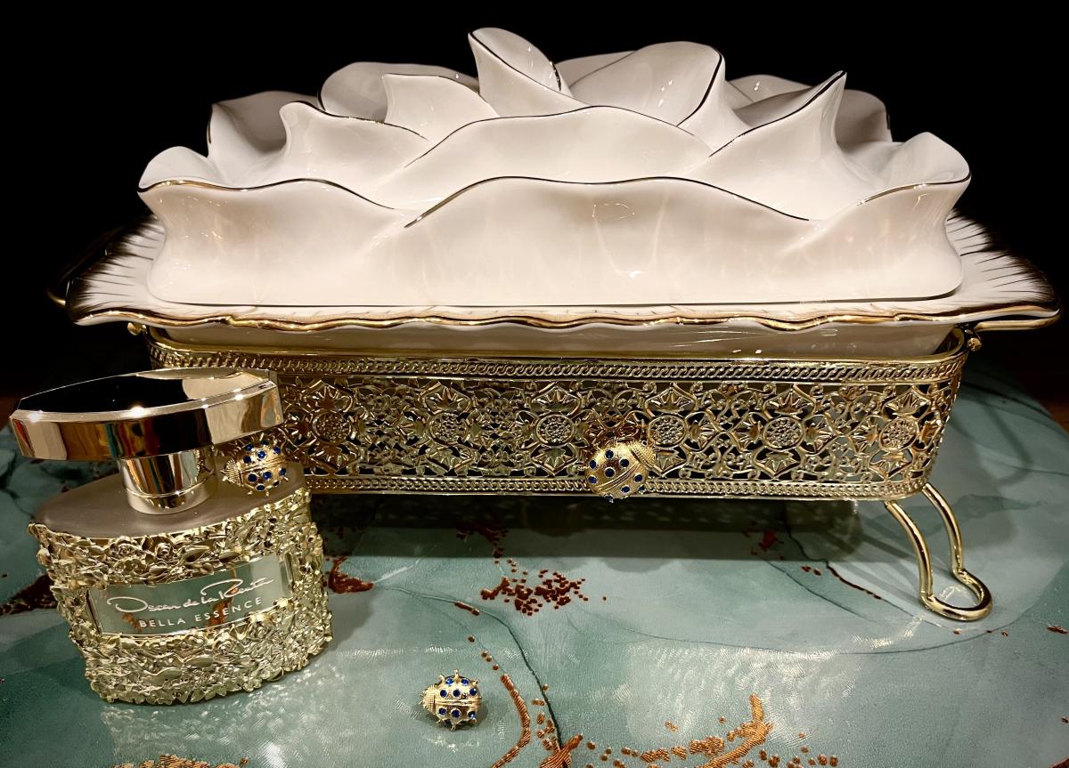 عطر ادکلن بلا اسنس اسکار د لا رنتا - Bella Essence Oscar de la Renta - بررسی، قیمت و خرید