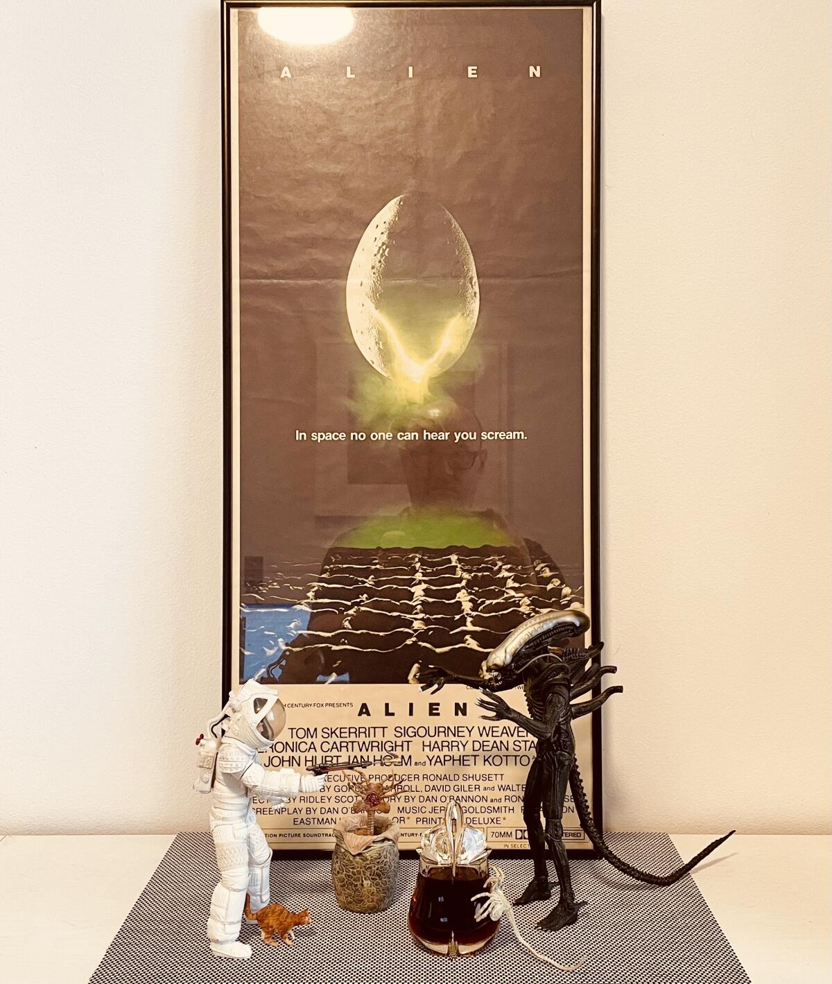 عطر ادکلن آلین اسنس ابسولو موگلر - Alien Essence Absolue Mugler - بررسی، قیمت و خرید