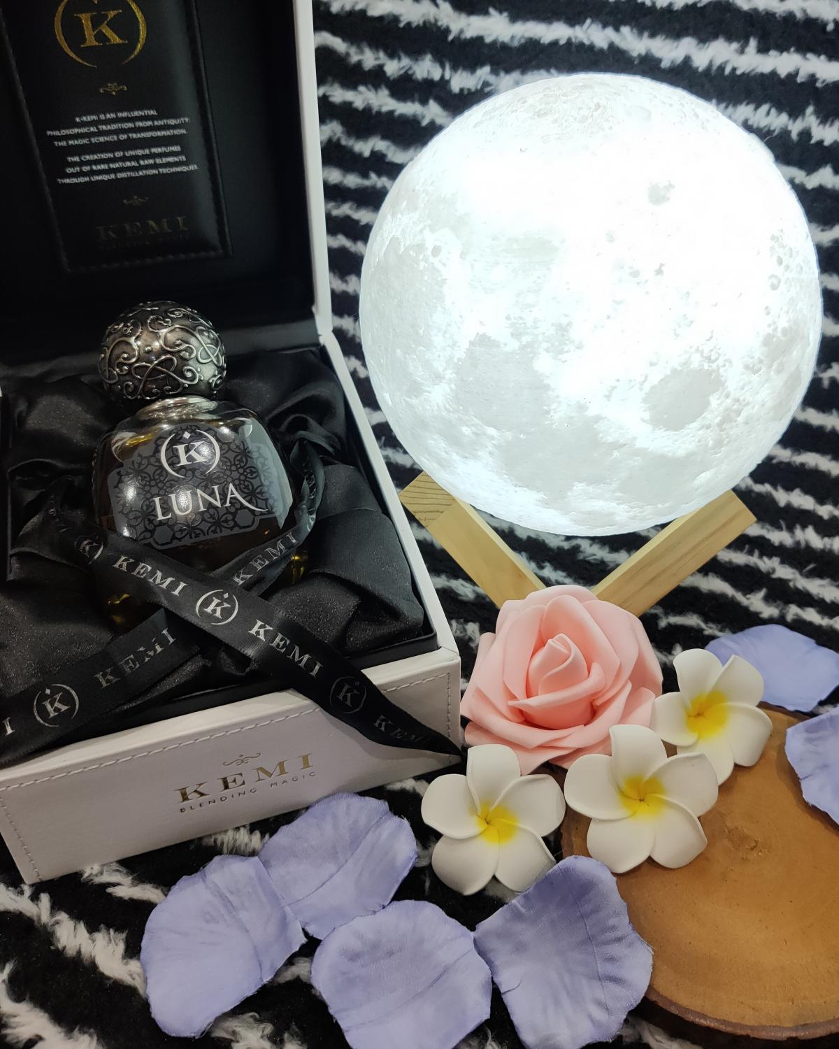 عطر ادکلن لونا کمی بلِندینگ مجیک - Luna Kemi Blending Magic - بررسی، قیمت و خرید