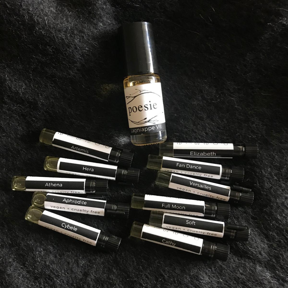 عطر ادکلن فَن دَنس پوازی - Fan Dance Poesie - بررسی، قیمت و خرید