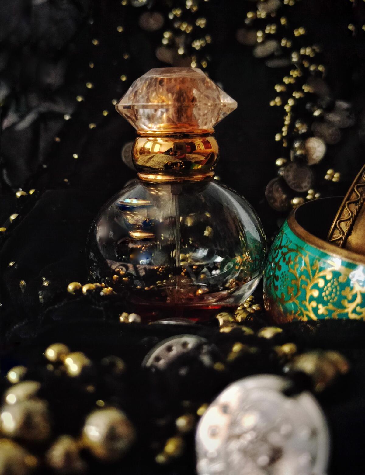 عطر ادکلن حرم ال آر - Harem LR - بررسی، قیمت و خرید