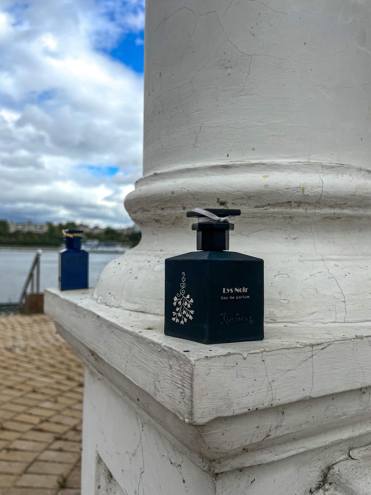 عطر ادکلن ایسابی لیس نوآر ایزابی - Isabey Lys Noir Isabey - بررسی، قیمت و خرید