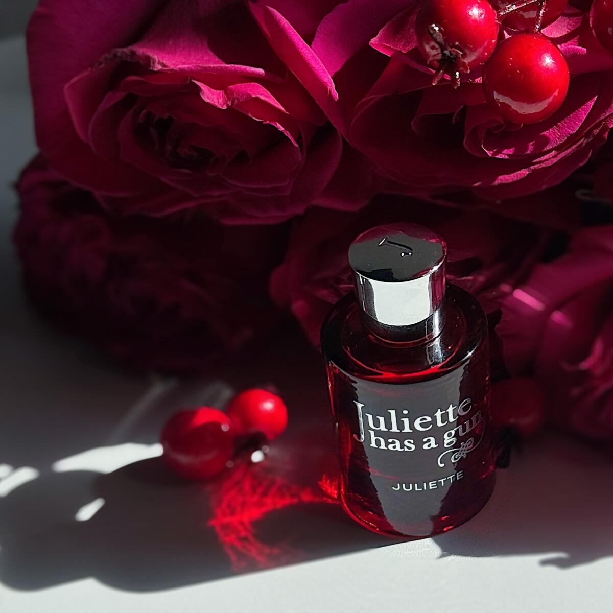 عطر ادکلن ژولیت ژولیت هاز ا گان - Juliette Juliette Has A Gun - بررسی، قیمت و خرید
