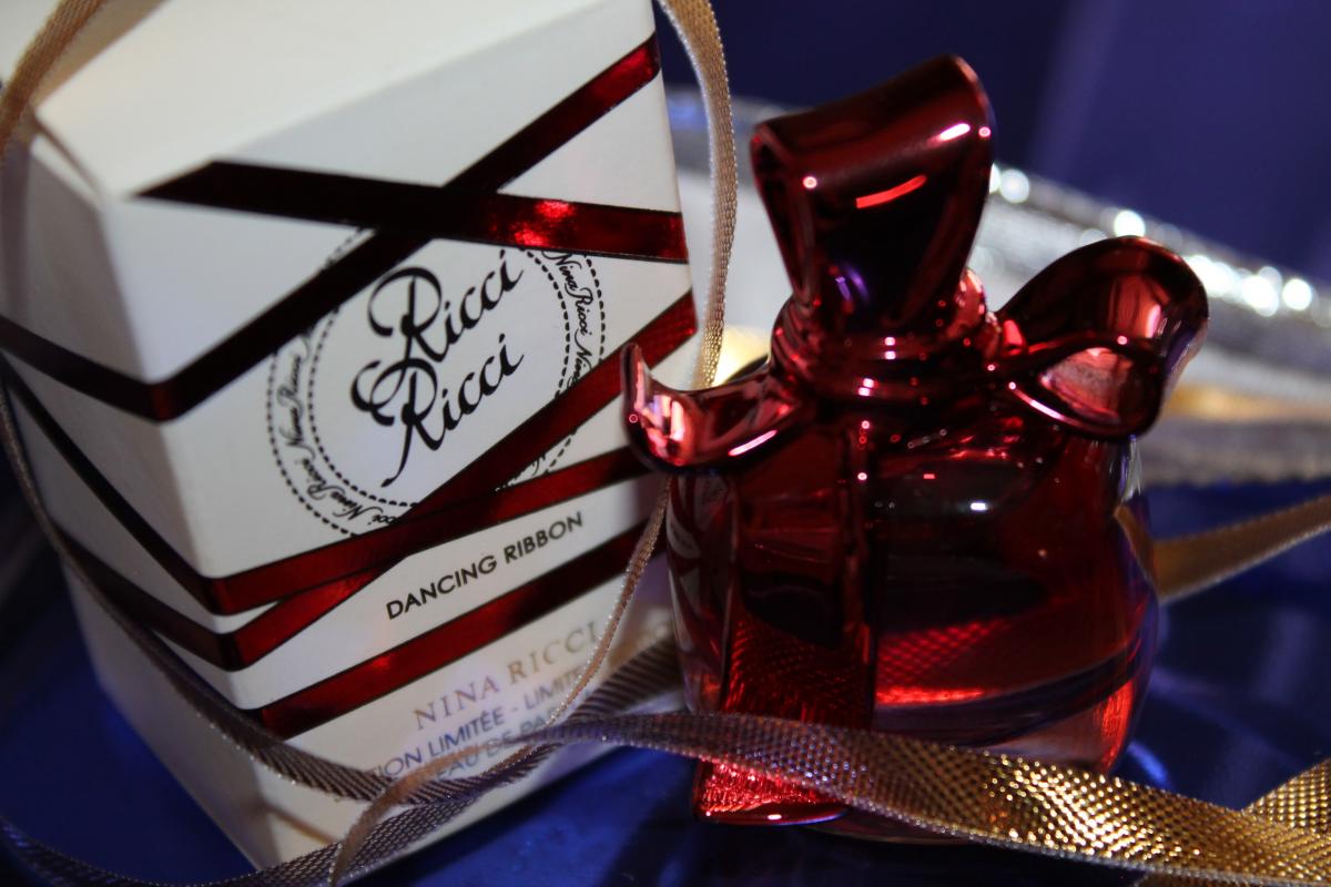عطر ادکلن ریچی ریچی دنسیگ ریبون نینا ریچی - Ricci Ricci Dancing Ribbon Nina Ricci - بررسی، قیمت و خرید