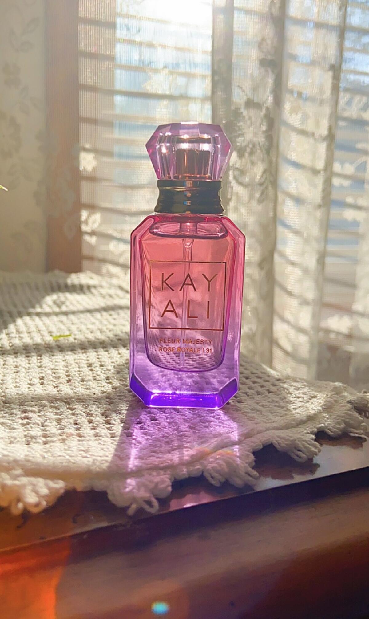 عطر ادکلن فلور مجستی رز رویال ۳۱ کیالی فرگرنسز - Fleur Majesty Rose Royale | 31 Kayali Fragrances - بررسی، قیمت و خرید