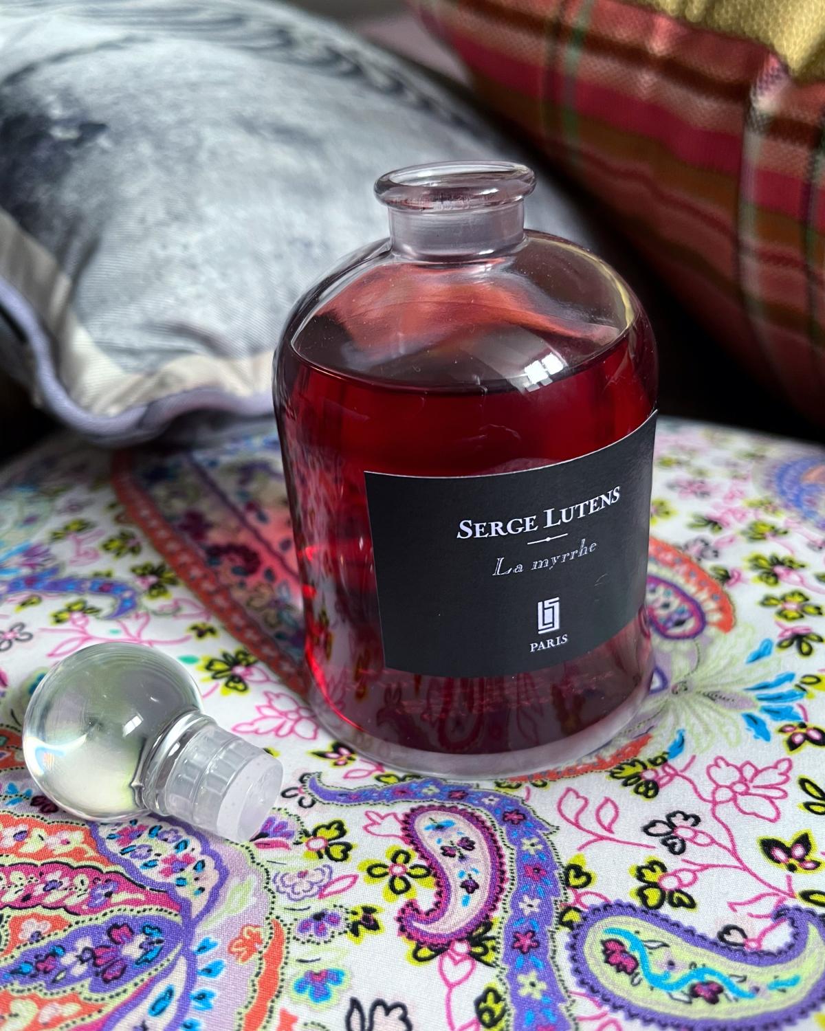 عطر ادکلن لا میر سرژ لوتنس - La Myrrhe Serge Lutens - بررسی، قیمت و خرید