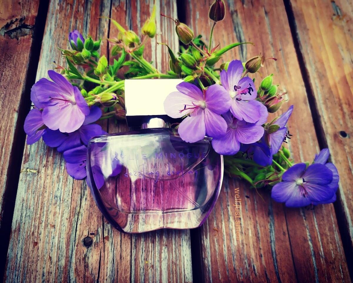 عطر ادکلن دزلینگ دارلینگ کایلی مینوگ - Dazzling Darling Kylie Minogue - بررسی، قیمت و خرید