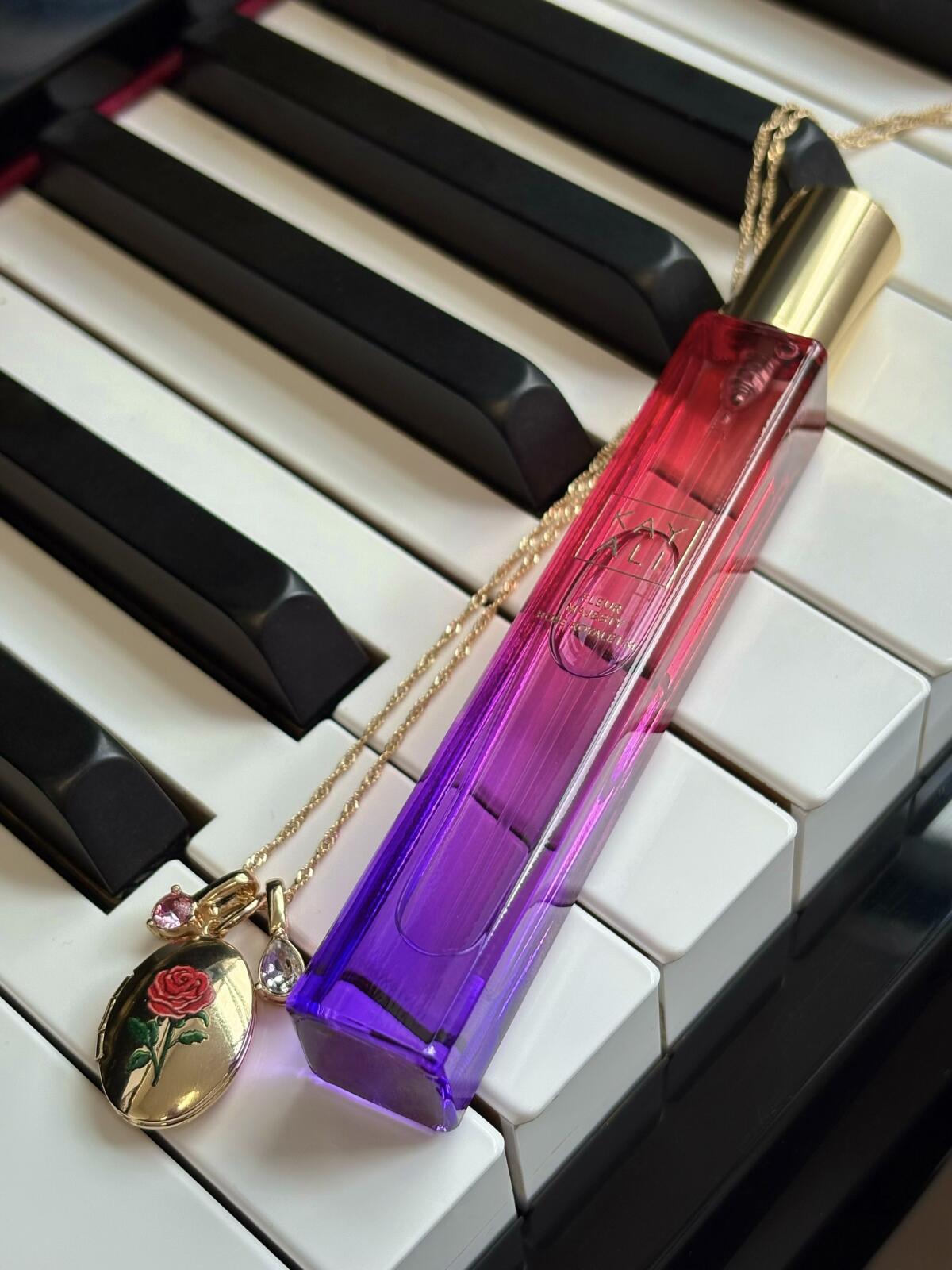 عطر ادکلن فلور مجستی رز رویال ۳۱ کیالی فرگرنسز - Fleur Majesty Rose Royale | 31 Kayali Fragrances - بررسی، قیمت و خرید