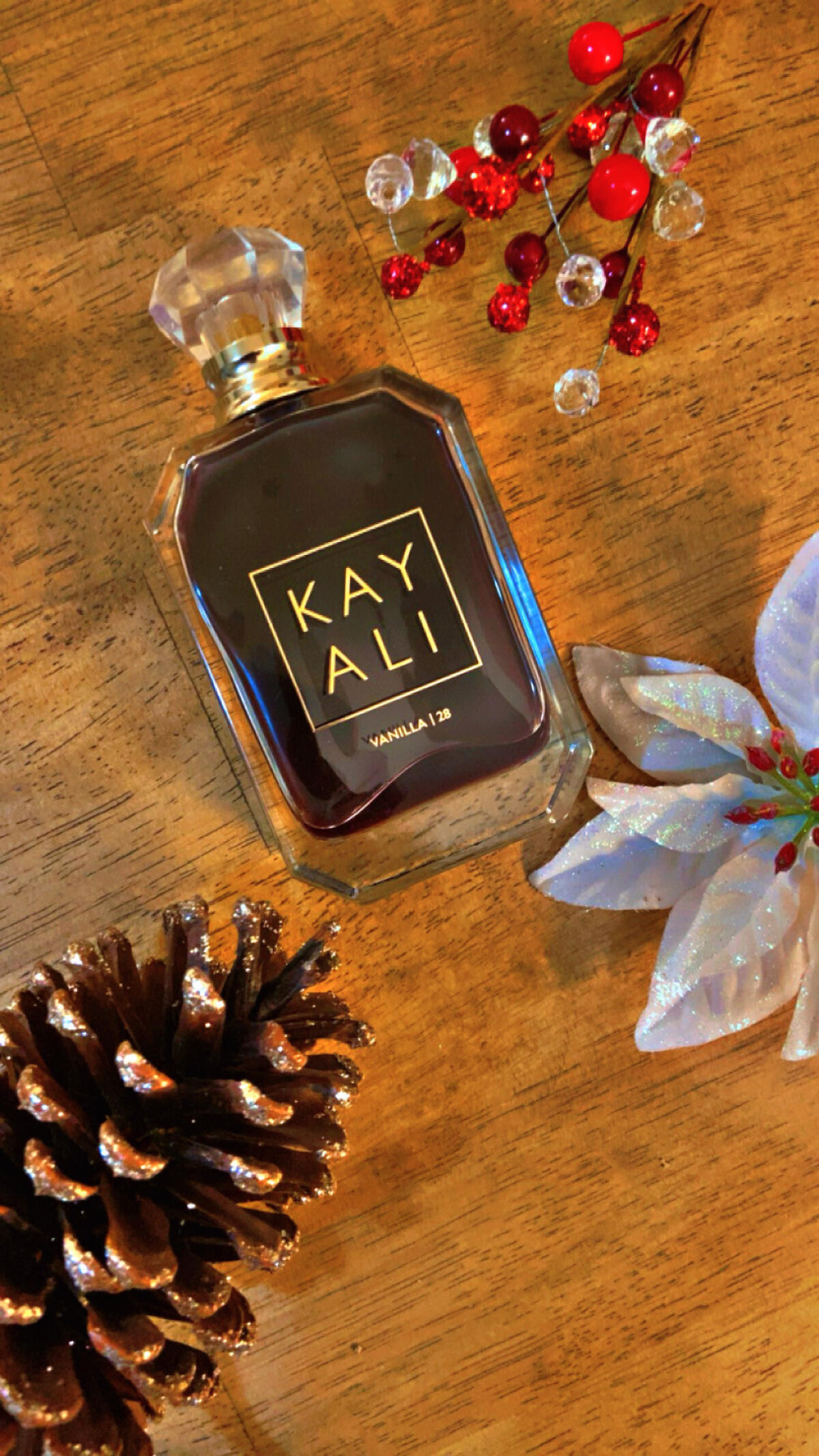 عطر ادکلن وانیلا ۲۸ کیالی فرِگرَنسِز - Vanilla 28 Kayali Fragrances - بررسی، قیمت و خرید