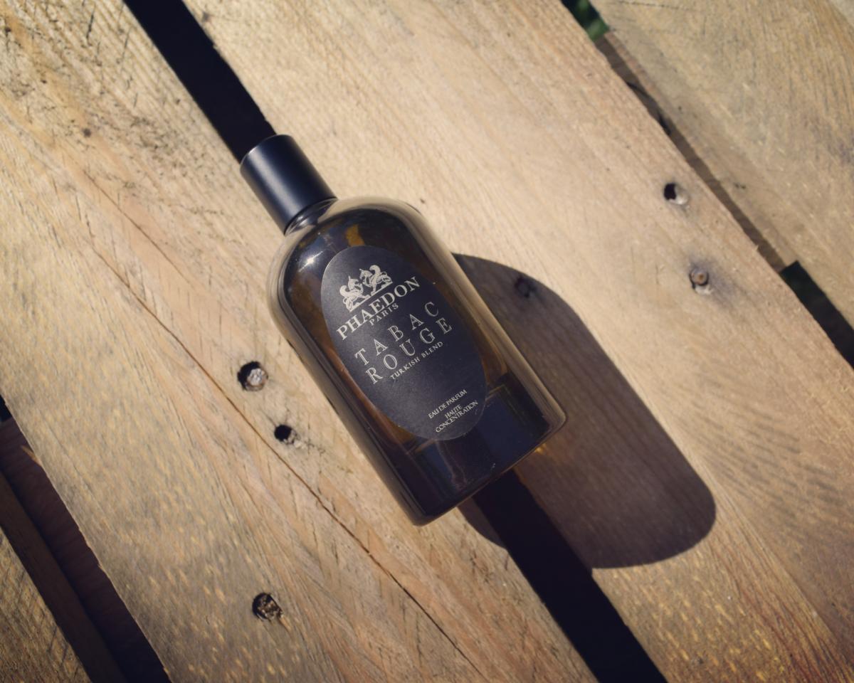 عطر ادکلن تابک روژ فایدون - Tabac Rouge Phaedon - بررسی، قیمت و خرید