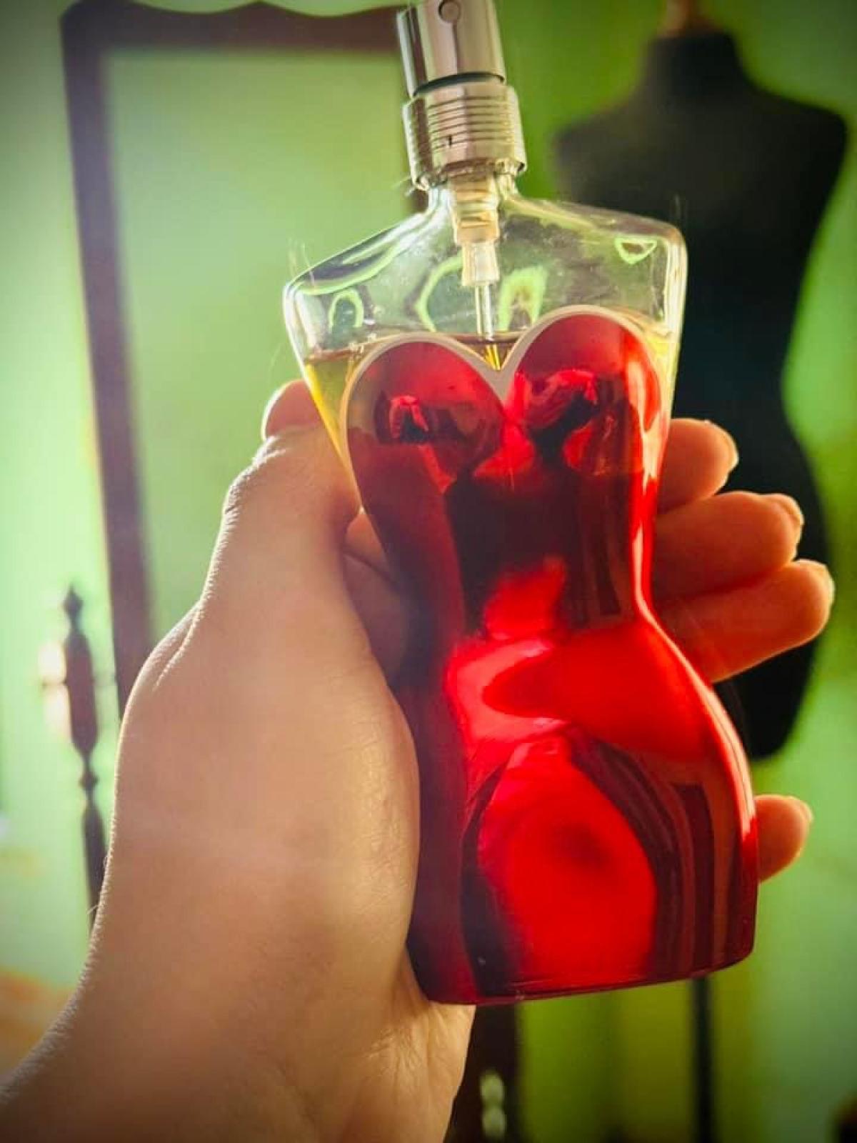 عطر ادکلن کلاسیک ادو تویلت ایکس مس ادیشن بیست بیست ژان پل گوتیه - Classique Eau de Toilette X-Mas Edition 2020 Jean Paul Gaultier - بررسی، قیمت و خرید