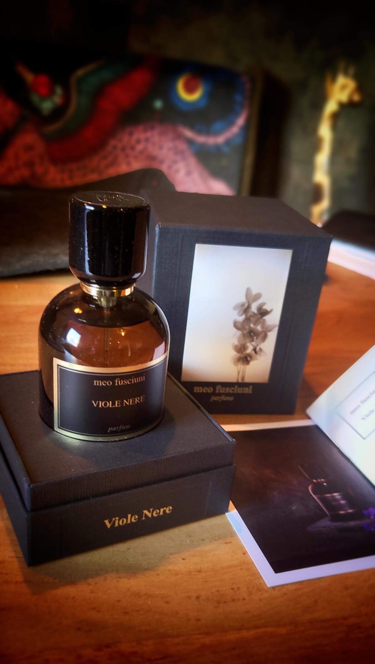 عطر ادکلن ویوله نره میو فوشیونی - Viole Nere Meo Fusciuni - بررسی، قیمت و خرید