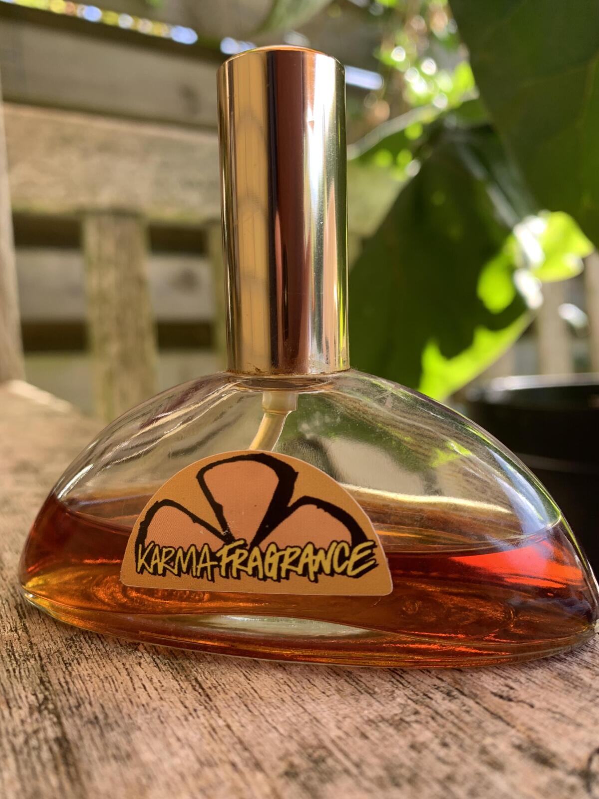 عطر ادکلن کارما لاش - Karma Lush - بررسی، قیمت و خرید