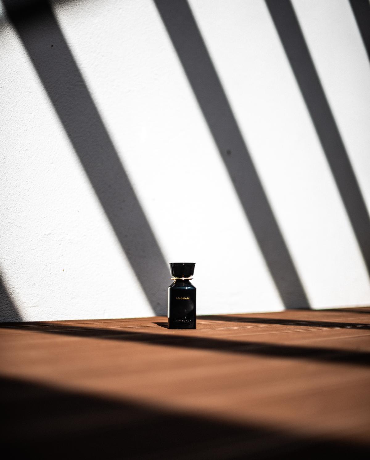 عطر ادکلن انغام اومان لاکچری - Angham Omanluxury - بررسی، قیمت و خرید