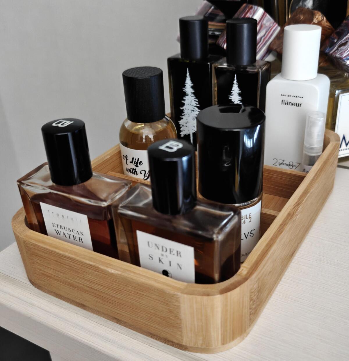 عطر ادکلن اپل تاباک پاین وارد پرفیومز - Apple Tabac Pineward Perfumes - بررسی، قیمت و خرید