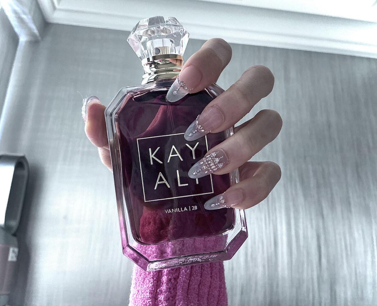 عطر ادکلن وانیلا ۲۸ کیالی فرِگرَنسِز - Vanilla 28 Kayali Fragrances - بررسی، قیمت و خرید