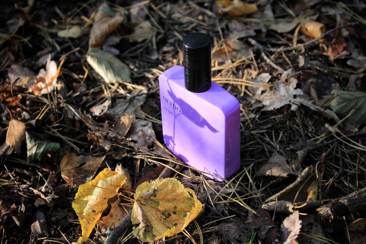 عطر ادکلن فایری فیک ۲۴.۰۵ نی دو - Fiery Fig 24.05 NEYDO - بررسی، قیمت و خرید