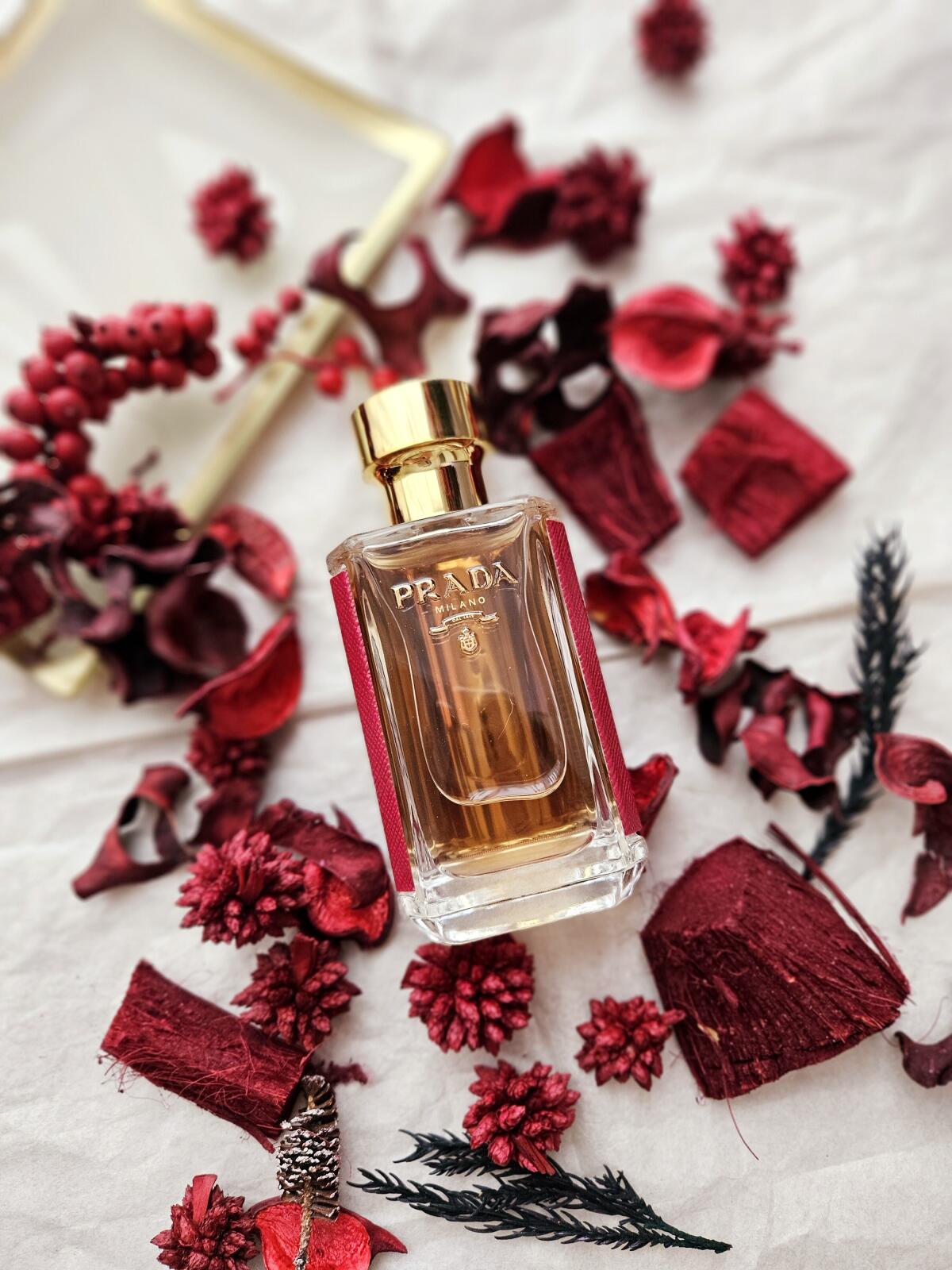 عطر ادکلن پرادا لا فم اینتنس پرادا - Prada La Femme Intense Prada - بررسی، قیمت و خرید