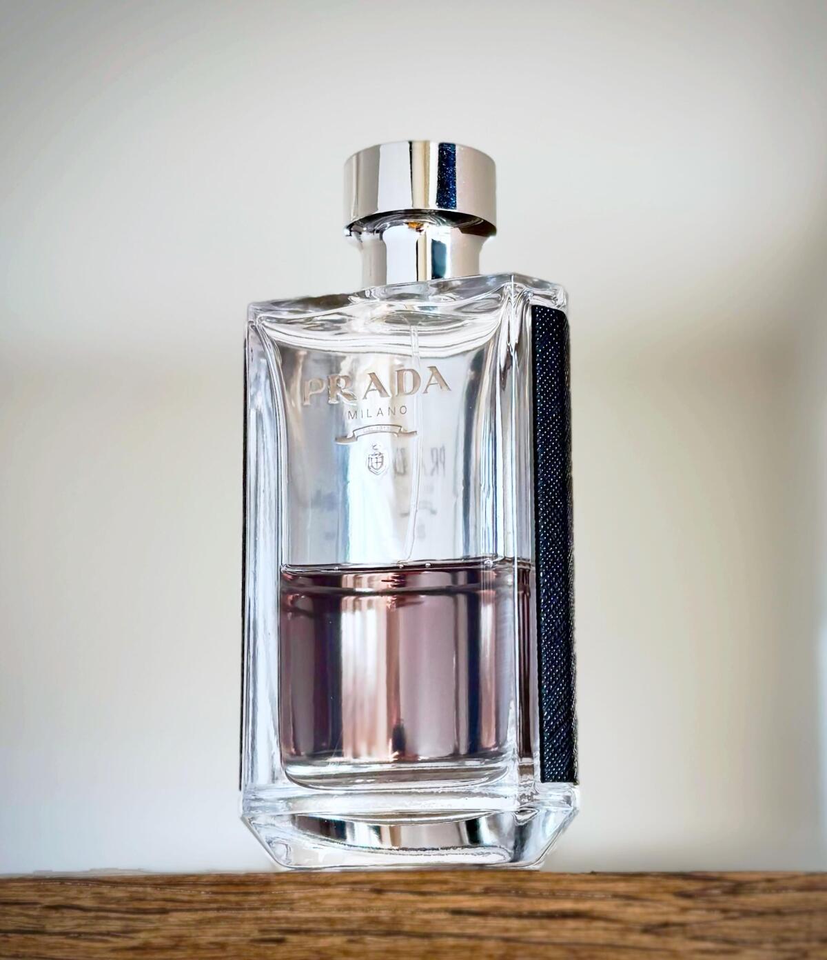 عطر ادکلن پرا دا لوم پرادا - Prada L'Homme Prada - بررسی، قیمت و خرید