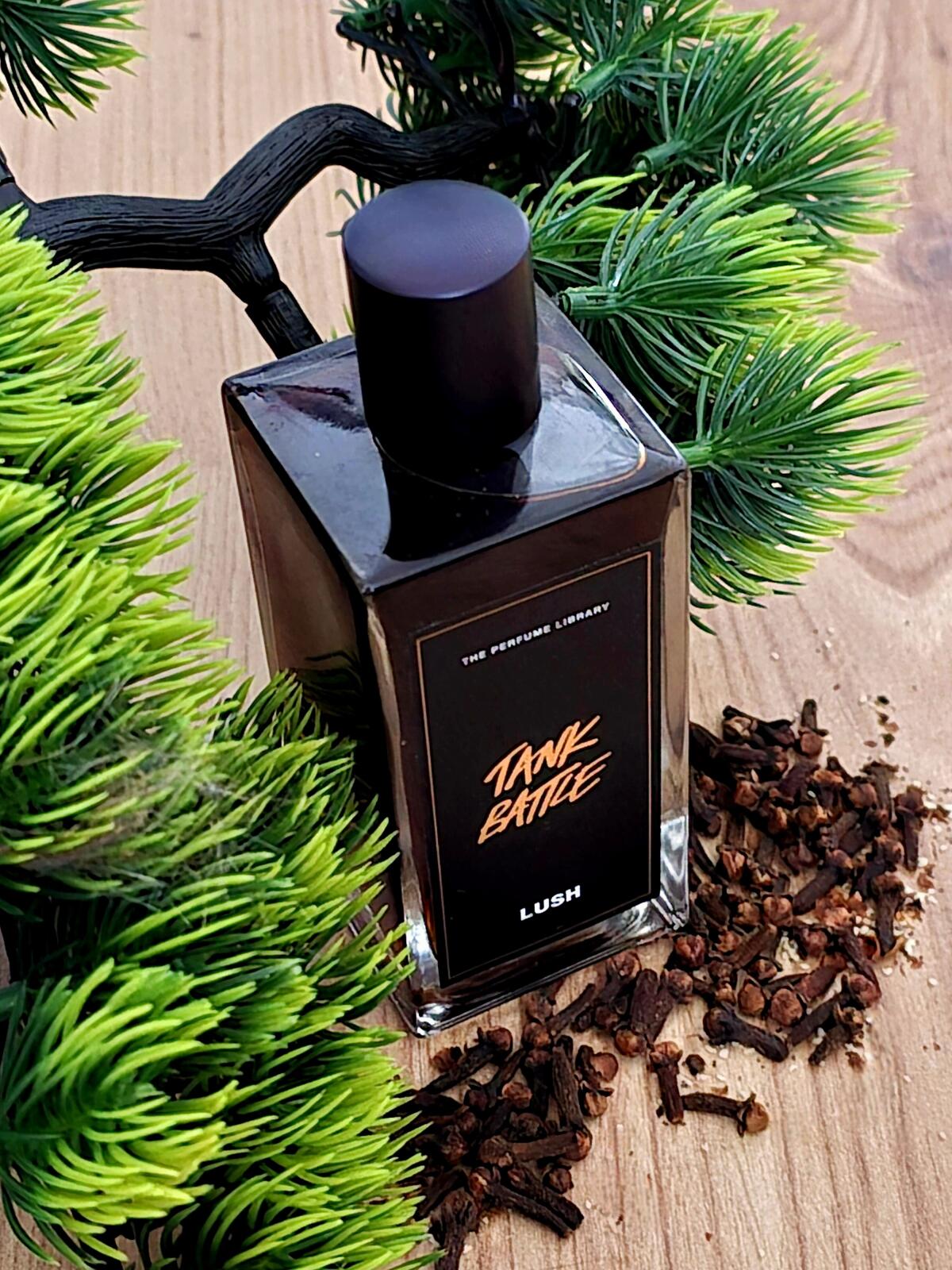 عطر ادکلن تنک بتل لاش - Tank Battle Lush - بررسی، قیمت و خرید