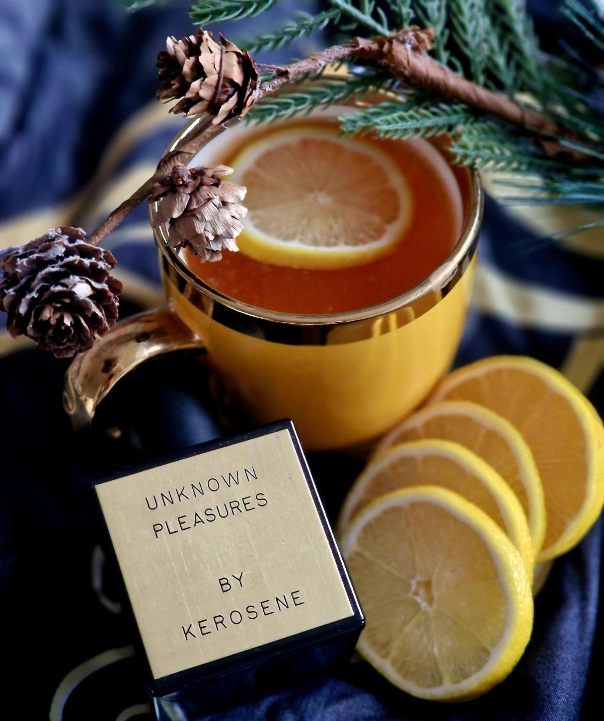 عطر ادکلن آنکَون پِلِژِرز کروزین - Unknown Pleasures Kerosene - بررسی، قیمت و خرید