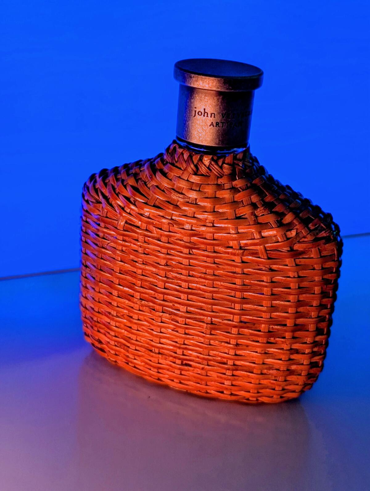 عطر ادکلن آرتیسن جان وارواتوس - Artisan John Varvatos - بررسی، قیمت و خرید