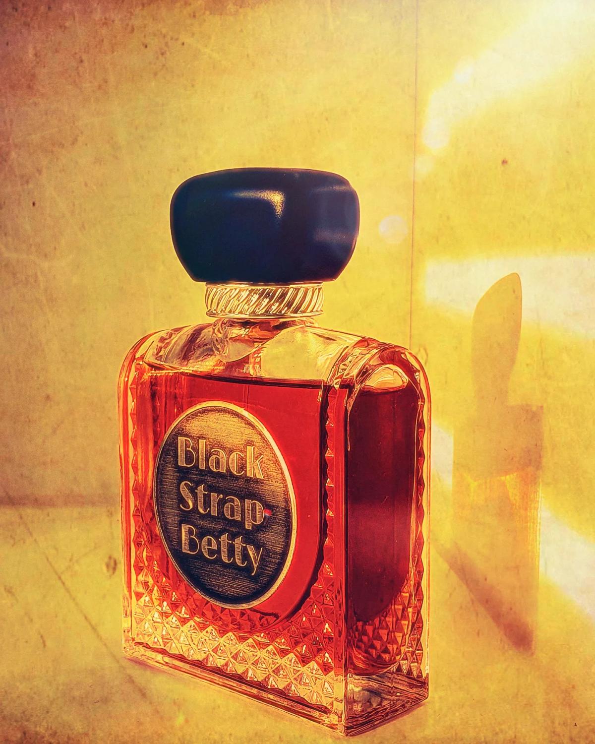 عطر ادکلن بلک‌سترپ بتی وان وی بریج پرفیومز - Blackstrap Betty One Way Bridge Perfumes - بررسی، قیمت و خرید