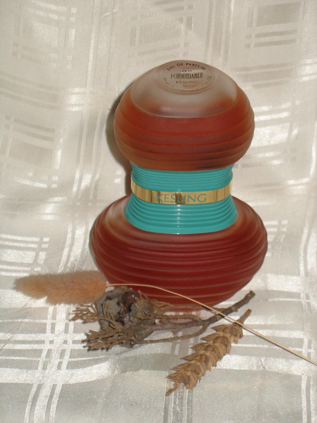 عطر ادکلن فُرمیدبِل کس‌لینگ - Formidable Kesling - بررسی، قیمت و خرید