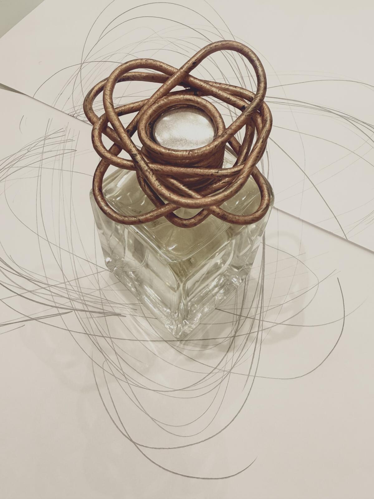 عطر ادکلن لاکورا مندیتوروسا - Lacura Mendittorosa - بررسی، قیمت و خرید