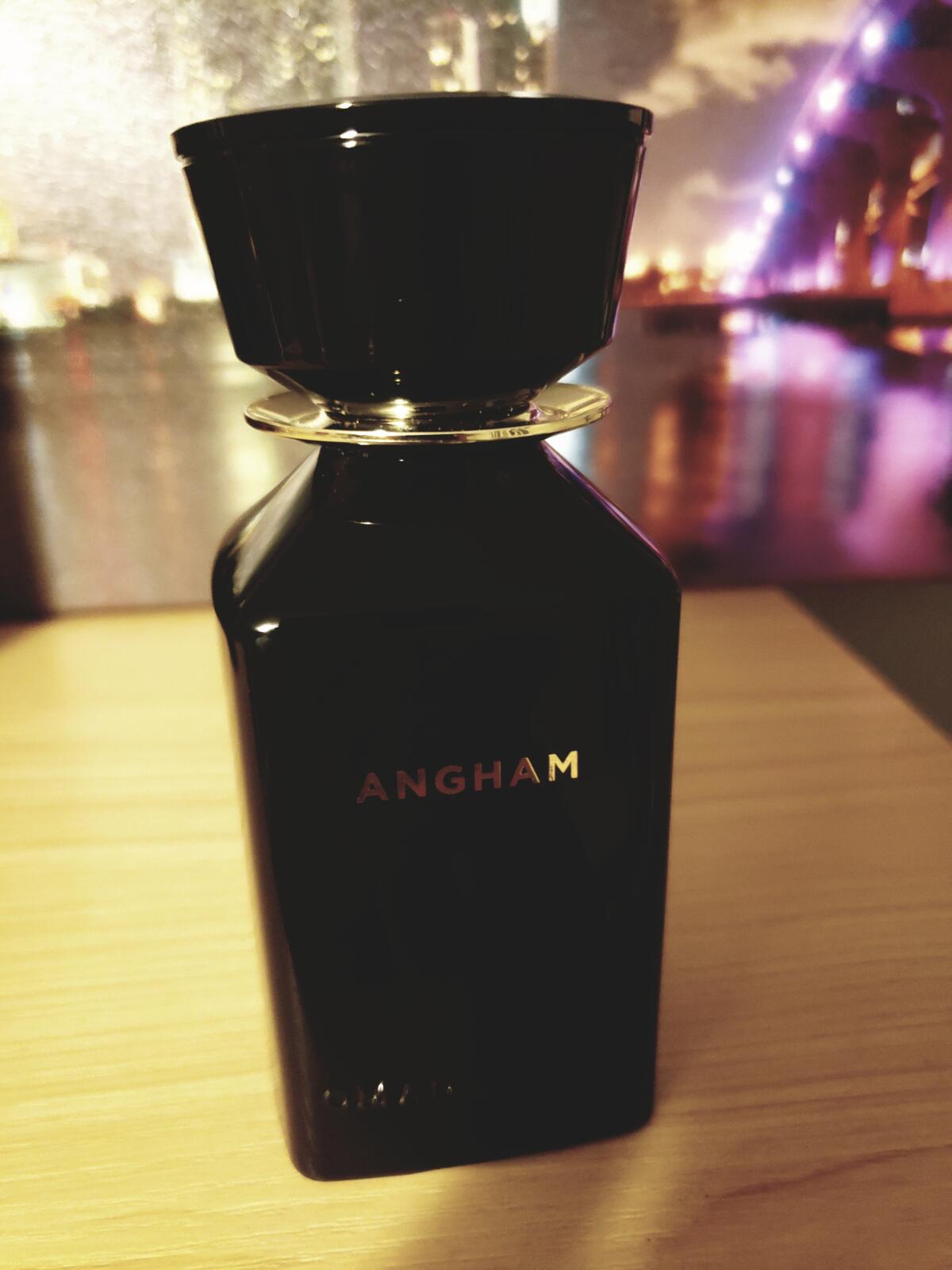 عطر ادکلن انغام اومان لاکچری - Angham Omanluxury - بررسی، قیمت و خرید